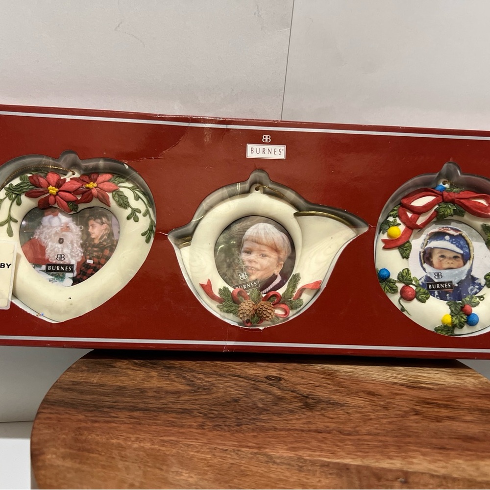 NIB VTG Burnes Holiday Ornament Frame Set - 1998